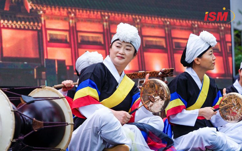 Khoảng thời gian học tập tại Hàn sẽ là cơ hội quý giá để sinh viên khám phá văn hóa